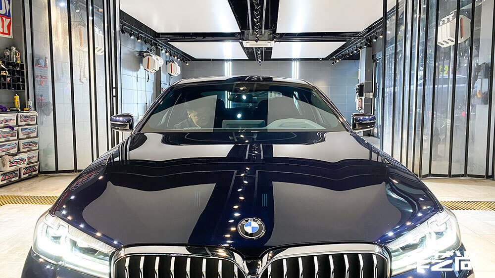 宝马5系炭黑色施工龙膜隔热膜畅悦80+35（图9）