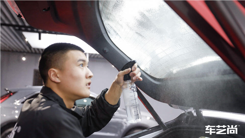 极氪001白色施工威固玻璃膜（图12）