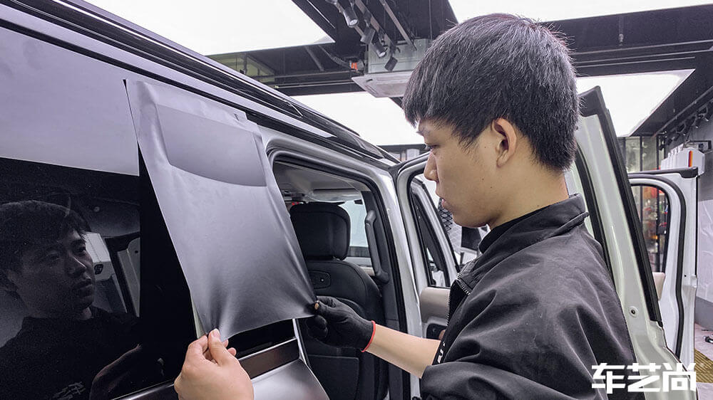 路虎卫士白色施工车身改色AX亚面液态金属银（图6）