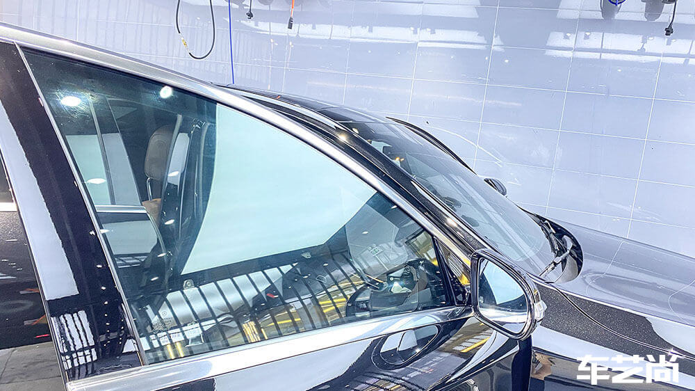 奔驰S350施工威固玻璃膜VK70+K35（图9）