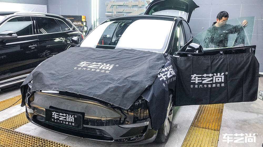 特斯拉model-Y黑色施工龙膜隔热膜畅悦80系列（图4）
