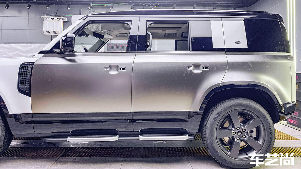 路虎卫士白色施工车身改色AX亚面液态金属银（图9）