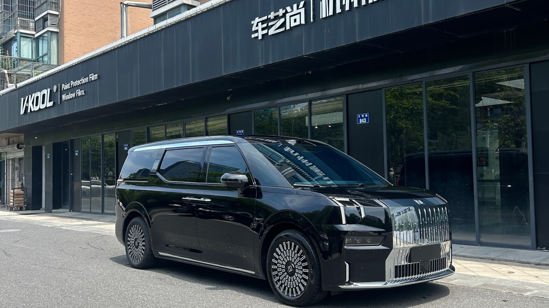 杭州极氪车主贴威固车衣怎么选？车型搭配 + 靠谱门店完整攻略